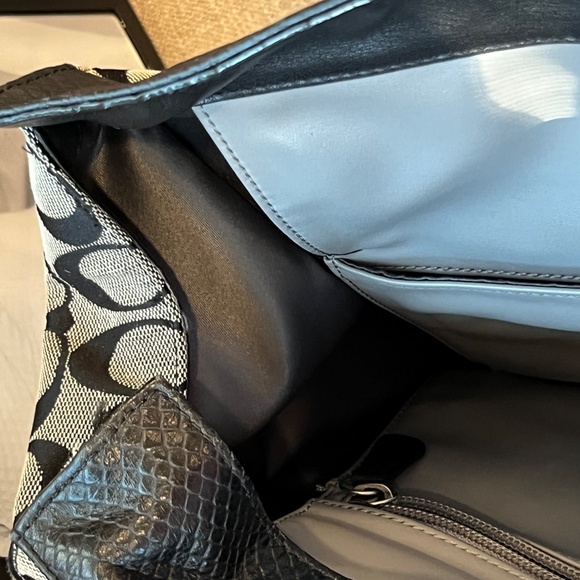 COACH 🎁Charlie Signature Python Shoulder Bag Tote Front Pocket EUC VINTAGE - Picture 15 of 16